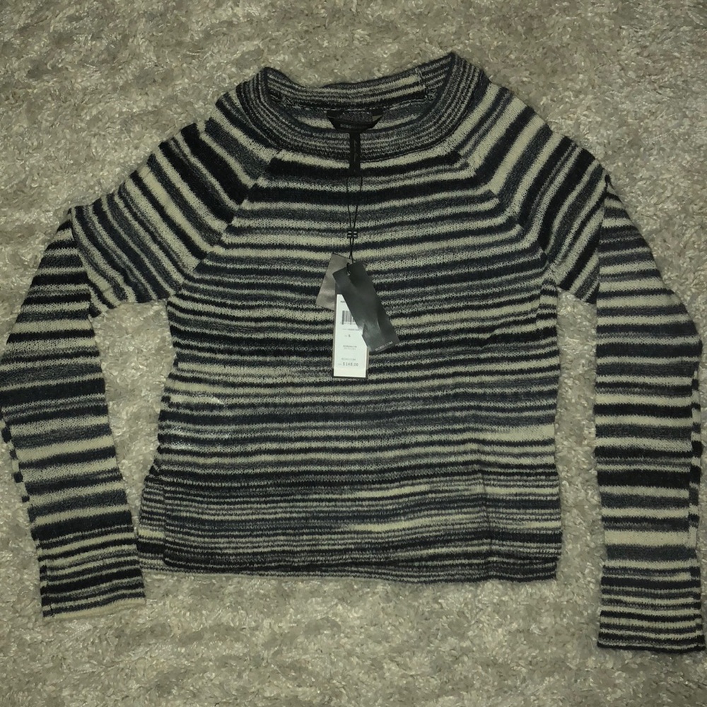 NWT BCBG CROPPED SWEATER